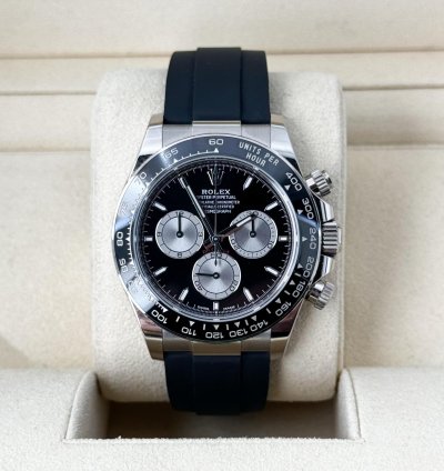 Rolex Daytona 40mm White Gold Black Ceramic Bezel Black Silver Index Dial Oysterflex Bracelet