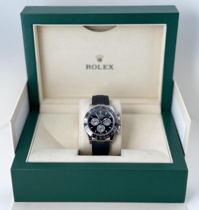 Rolex Daytona 40mm White Gold Black Ceramic Bezel Black Silver Index Dial Oysterflex Bracelet