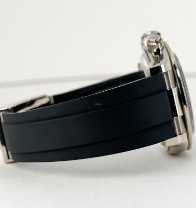 Rolex Daytona 40mm White Gold Black Ceramic Bezel Black Silver Index Dial Oysterflex Bracelet