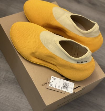 Adidas Yeezy Knit Runner Sulfur Size 11 5m