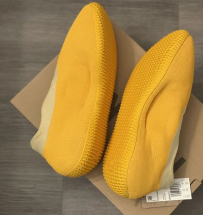 Adidas Yeezy Knit Runner Sulfur Size 11 5m