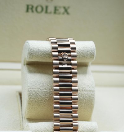 Rolex Day-date 40 2024 Rose Gold Day-date 40 Olive Green Dial Unworn Box And Papers 228235