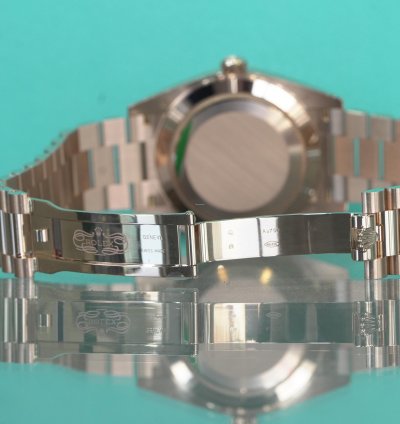 Rolex Day-date 40 2024 Unworn Olive Dial Day-date 40mm 228235