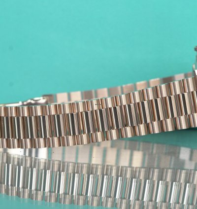 Rolex Day-date 40 2024 Unworn Olive Dial Day-date 40mm 228235