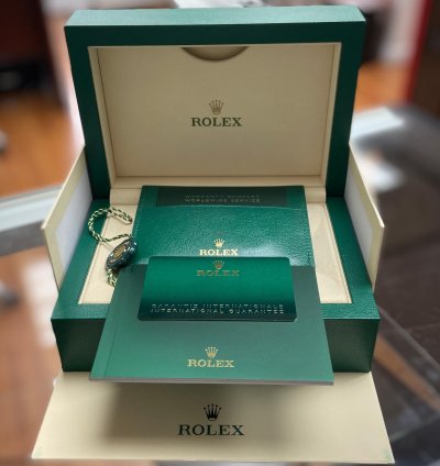 Rolex Daytona 40mm Yellow Gold Black Dial 116508