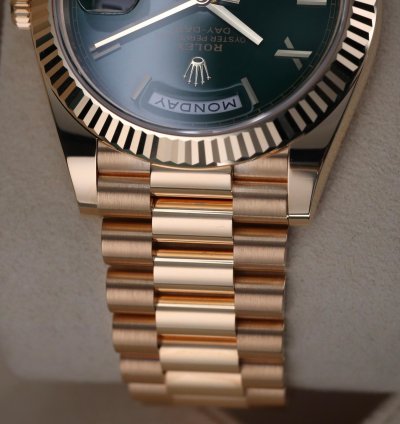 Rolex Day-date 40 2025 Complete Set Money Green Dial Yellow Gold Day Date Presidential 228238