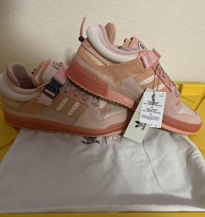 Bad Bunny Forum Buckle Low