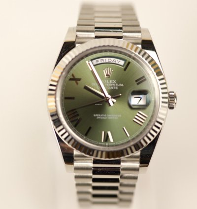 Rolex Day-date 40 2025 Day Date 40 Platinum Olive Dial 228236