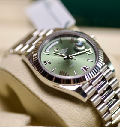 Rolex Day-date 40 2025 Day Date 40 Platinum Olive Dial 228236