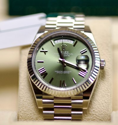 Rolex Day-date 40 2025 Day Date 40 Platinum Olive Dial 228236