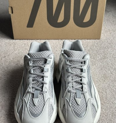 Brand New Adidas Yeezy Boost 700 V2 - Static 2018 Version