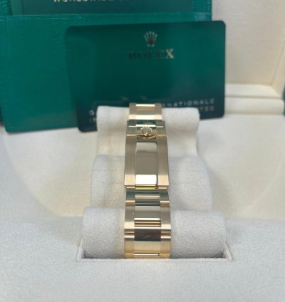 Rolex Daytona 40mm Yellow Gold Cosmograph Green Index Dial 116508