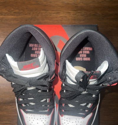Air Jordan 1 Retro High Og Bloodline