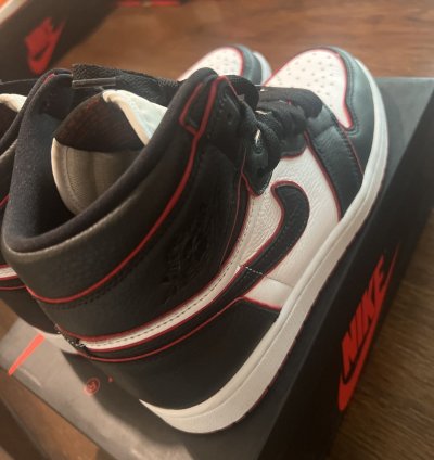 Air Jordan 1 Retro High Og Bloodline