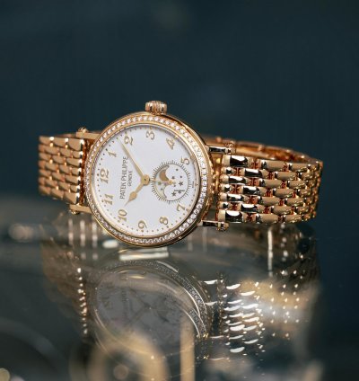 Patek Philippe Complications 18k Yellow Gold 7121 1j-001 - Com003640