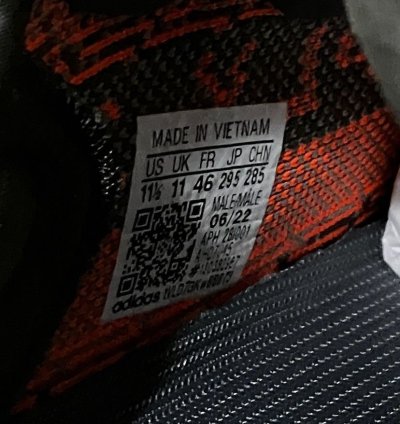 Carbon Beluga Yeezy Boost 350 V2