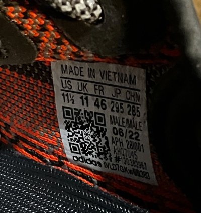 Carbon Beluga Yeezy Boost 350 V2