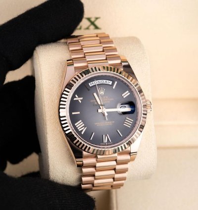 Rolex Day-date 40 228235 18k Rose Gold Black Ombre Roman Dial 40 Mm