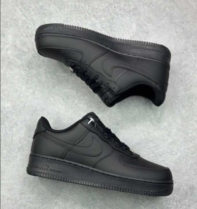 Nike Air Force 1 Triple Black