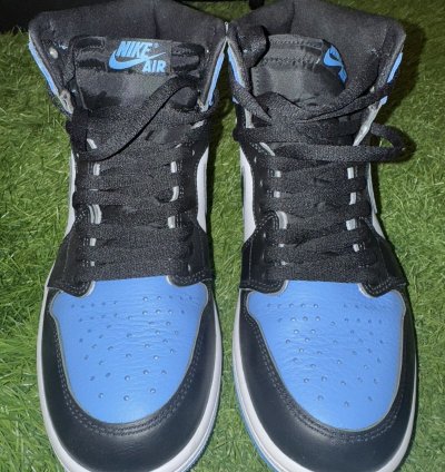 Air Jordan 1 Retro High Og Unc Toe Sneakers