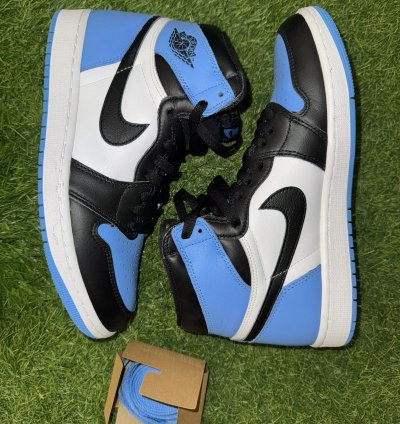 Air Jordan 1 Retro High Og Unc Toe Sneakers