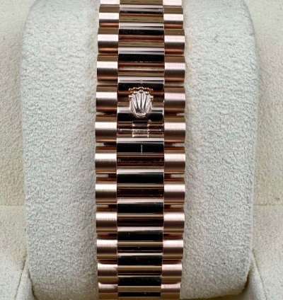 Rolex Day-date 40 228235 40mm Rose Gold Chocolate Roman Dial Unworn 2024
