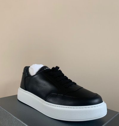 Thick Sole Low Top Sneakers In Black
