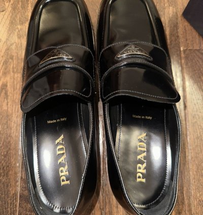 Triangle Logo-plaque Leather Loafers