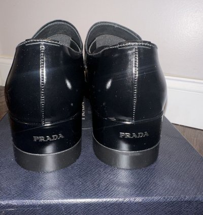 Triangle Logo-plaque Leather Loafers