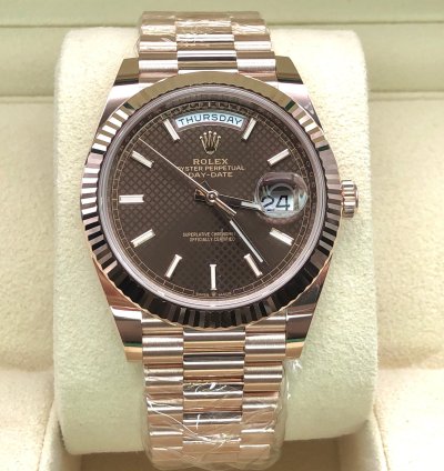 Rolex Day-date 40 228235 Choco Diagonal Dial