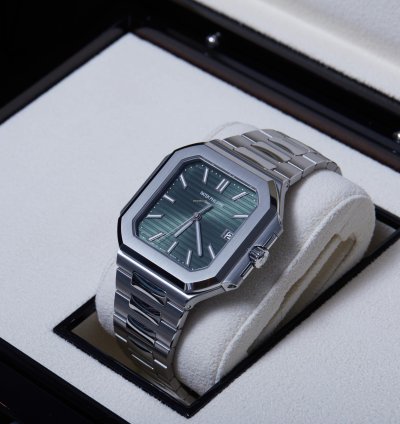 Patek Philippe Cubitus 5821 1a-001 Green - Box Papers - New Model - 2024