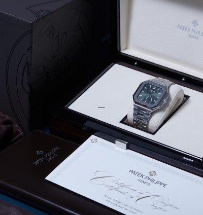 Patek Philippe Cubitus 5821 1a-001 Green - Box Papers - New Model - 2024