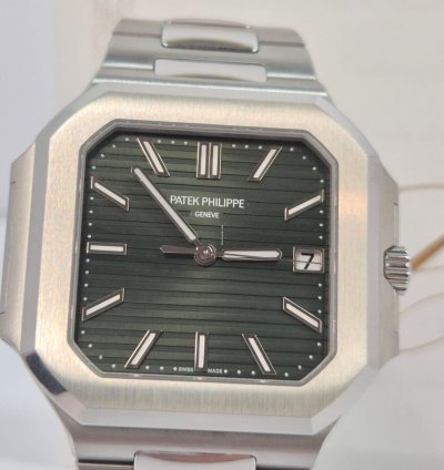 Patek Philippe Cubitus Green Dial 45mm Autom Tico Completo