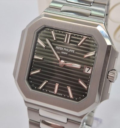 Patek Philippe Cubitus Green Dial 45mm Autom Tico Completo