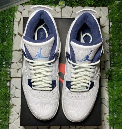 Air Jordan 4 Columbia