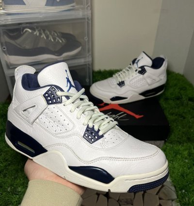 Air Jordan 4 Columbia