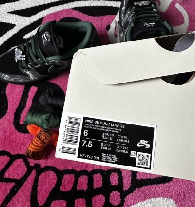 There Nike Sb Dunk Low