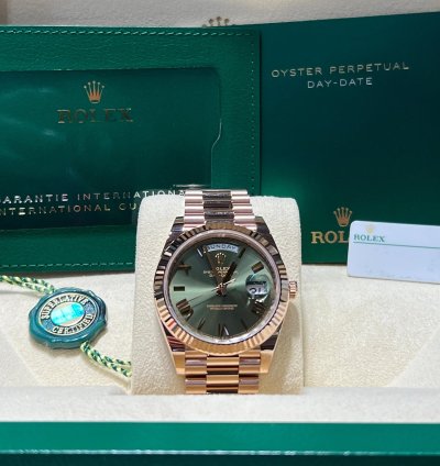 Rolex Day-date 40 228235 Day-date 40mm Rose Gold Olive Green Roman Dial Presidential