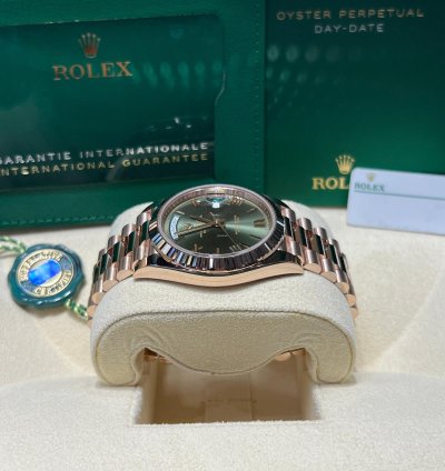 Rolex Day-date 40 228235 Day-date 40mm Rose Gold Olive Green Roman Dial Presidential