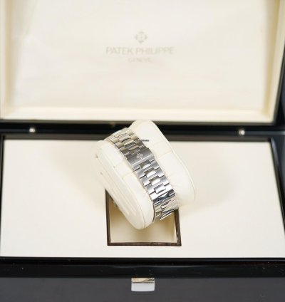 Patek Philippe Full Set Serviced Unpolished Cheapest Worldwide Nautilus 5800 1a Blue Dial