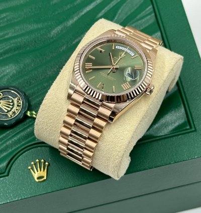 Rolex Day-date 40 228235 Green Roman Dial Rose Gold President