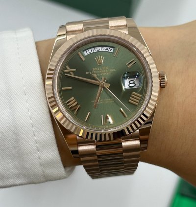 Rolex Day-date 40 228235 Green Roman Dial Rose Gold President