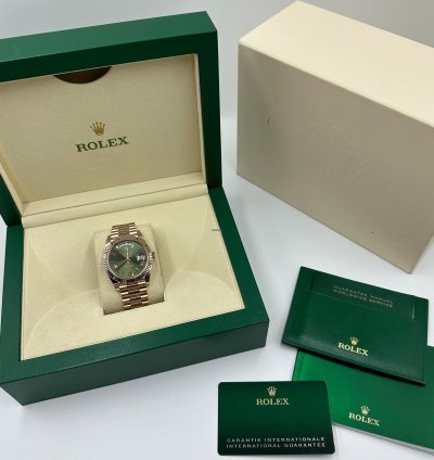 Rolex Day-date 40 228235 Green Roman Dial Rose Gold President