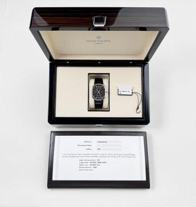 Patek Philippe Golden Ellipse 5738 51g-001 White Gold Engraved Dial 2023