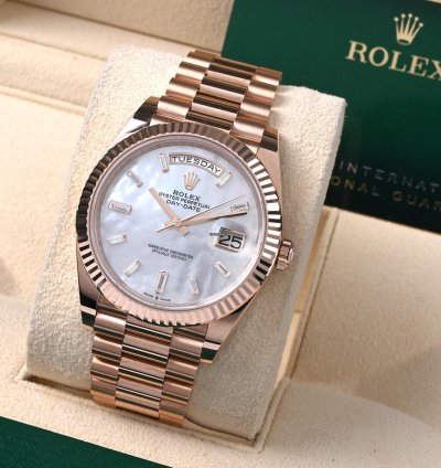 Rolex Day-date 40 228235 Rose Gold Mop Diamond Dial Fullset