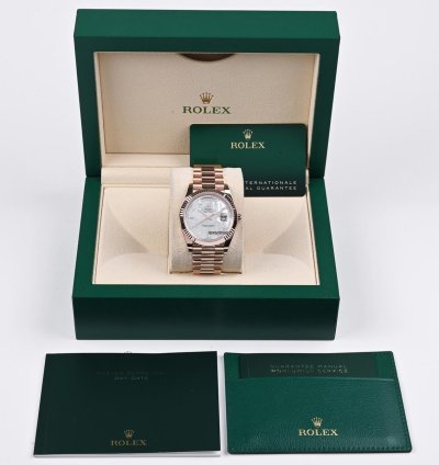 Rolex Day-date 40 228235 Rose Gold Mop Diamond Dial Fullset