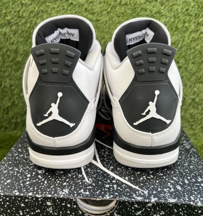 Air Jordan 4 Retro Military Black