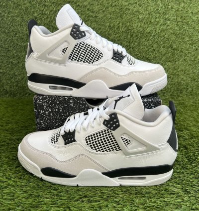 Air Jordan 4 Retro Military Black
