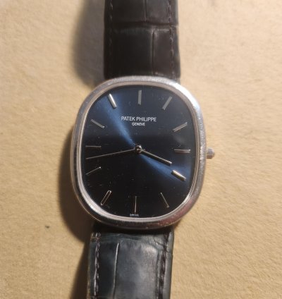 Patek Philippe Golden Ellipse Magnifique Patek Phillippe En Platine Avec Diamant 0 2 Carat