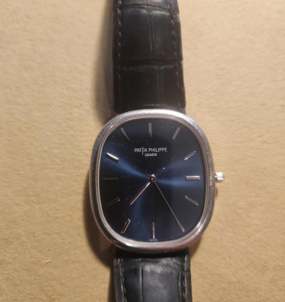 Patek Philippe Golden Ellipse Magnifique Patek Phillippe En Platine Avec Diamant 0 2 Carat